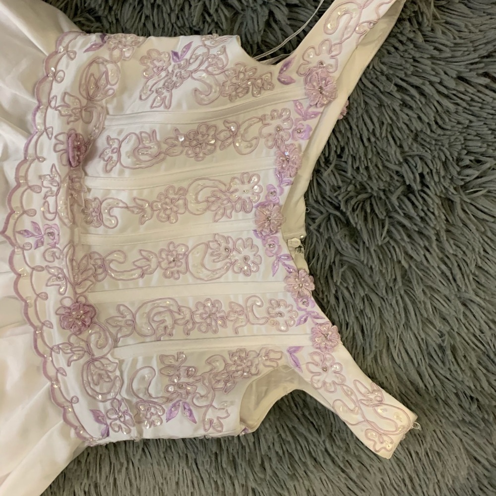 Dress - Picture 7 of 10